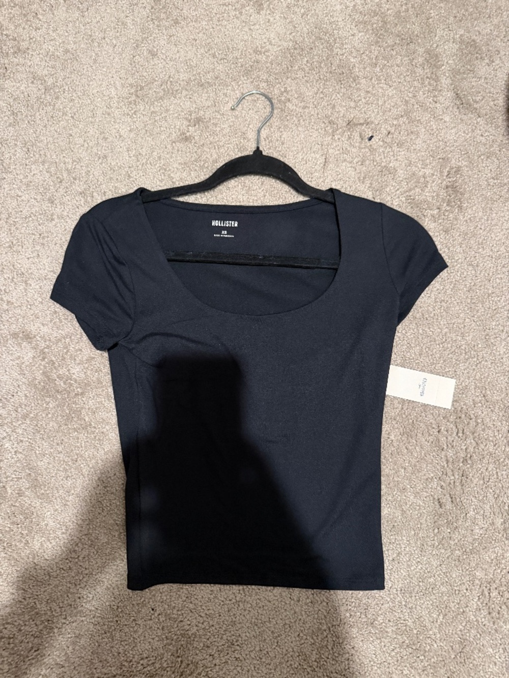 Hollister NWT Black Butter Soft Scoop Neck Crop Tee 🖤